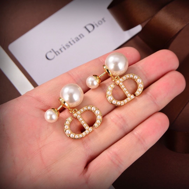 chr1st1an D10r earrings